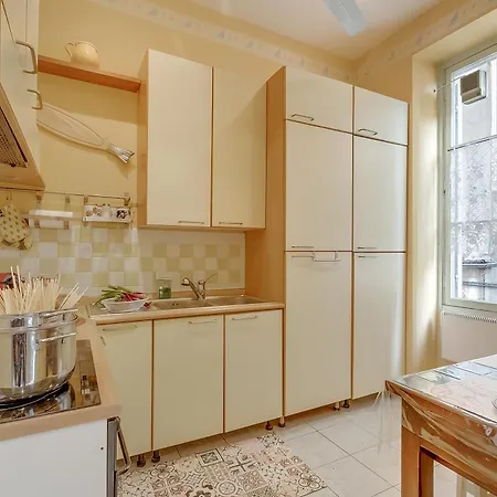 The Townhouse - Happy *