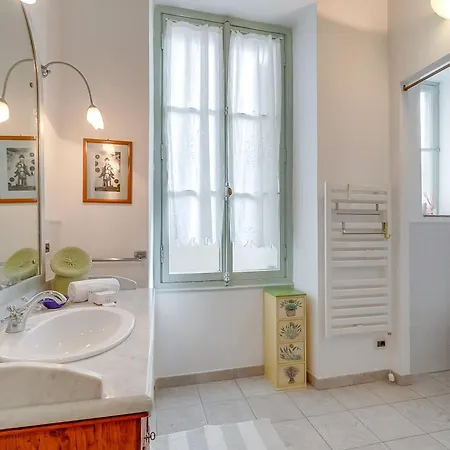 The Townhouse With Balcony - Happy Ferienhaus Menton